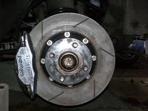 G26 324mm rotor with Wilwood 4-pot caliper